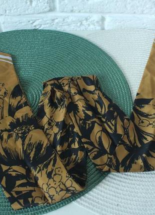 Шарф с симпатичным принтом