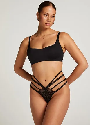 Трусики стринги "hunkemoller"