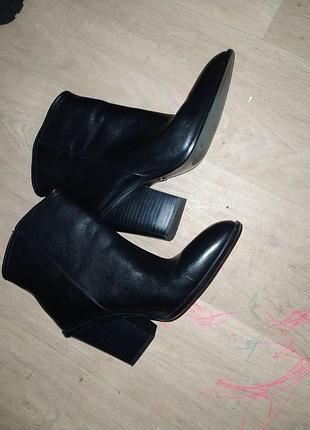 Козаки zara,розмір 39