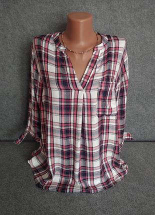 М'яка вільна сорочка з а віскози з чорно-біло-рожеву карту 48-50 розміру