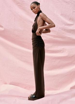 Платье коричневое длинное с воротником zara