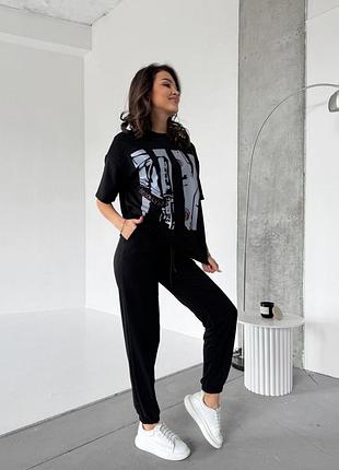 Костюм жіночий