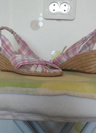 Босоножки женские