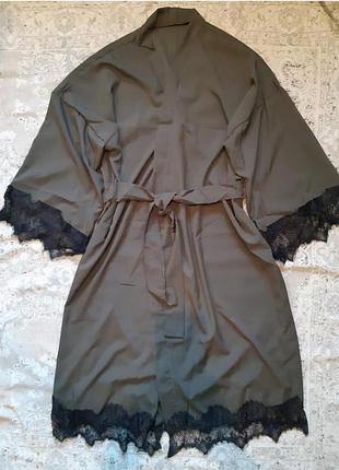 Халат женский
легкий,размер в размер
тканина софт
хаки 42,8