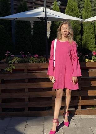 Літнє плаття, яке хочеться носити щодня,— дихає, не парить, м’яке до тіла.  простий крій, легка посадка, стиль без зусиль. ідеальне на спеку.