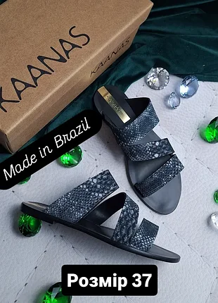 Kaanas оригінал чорні шкіряні сандалі зі зміїним принтом