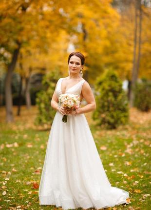 Шикарное свадебное платье м по цене проката после химчистки2 фото
