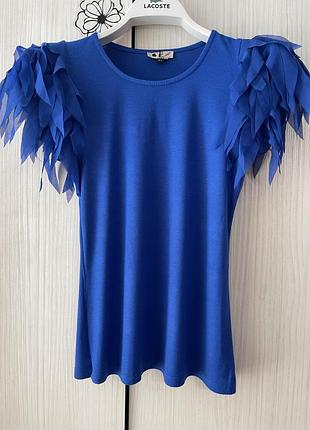 Святкова яскрава футболка з надплічниками