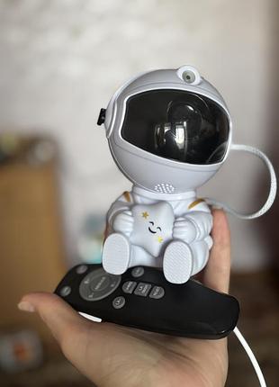 Нічник-проектор «зоряне небо»