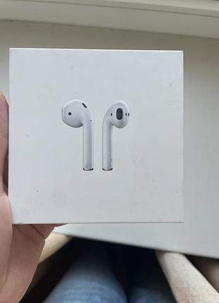 Airpods 2, попрала у пральній машині 1 раз, після цього 4 роки вже працюють