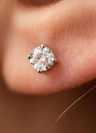 Продам пусет гвоздик сережка золото діамант бриллиант