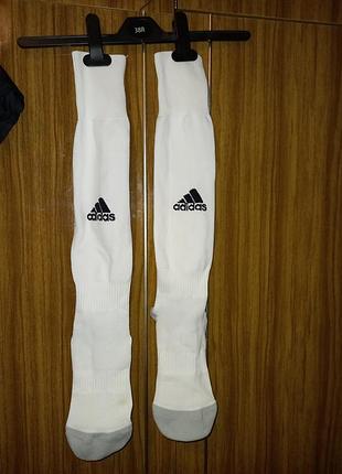 Белые футбольные гетры adidas