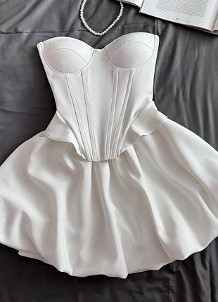 Костюм жіночий святковий корсет із чашечками та мініспідниця балкон вечірній комплект топ приталений на шнурівці молочний білий