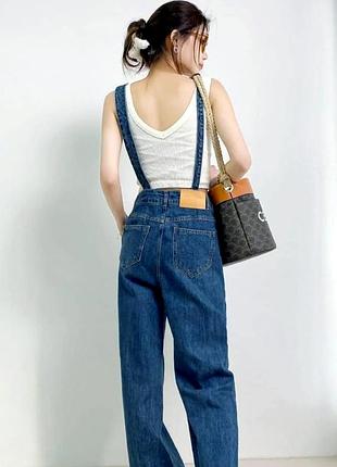 Розпродаж🔥🔥🔥!!!
стильні жіночі джинси джогери на підтяжках,джинсовий комбінезон від бренду hello miss