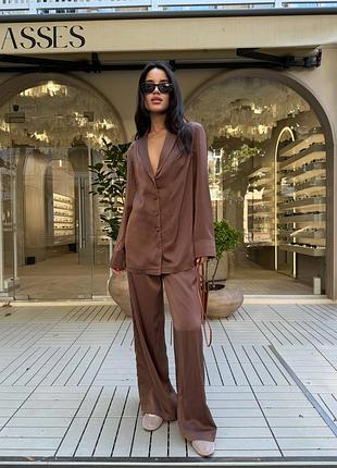 Шовковий брючний костюм з сорочкою