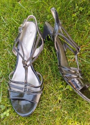 39-40 качественные брендовые босоножки нюанс