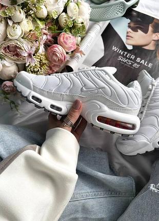 Женские кроссовки nike air max plus tn