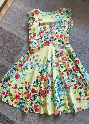 Яркое летнее платье 50размер