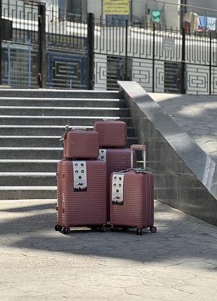 Подарок кейс полипропилен msb большой чемодан l на колесах 4 колеса 110 литров