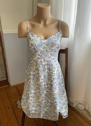 Сукня у квітковий принт