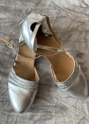 Босоножки для танцев