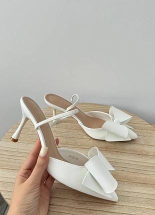 Білі туфлі на каблуку з бантиком туфлі бантики світлі туфлі на шпильці туфельки світлі на підборах біленькі туфлі