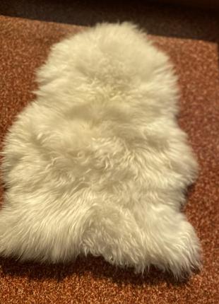 Приліжковий килимок із натуральної овчини . німеччина