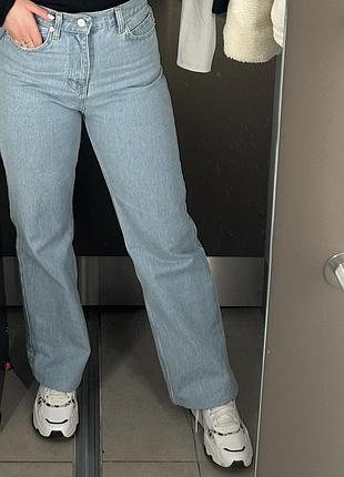 Джинси з мʼякого деніму, гарного блакитного кольору