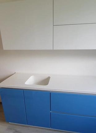 Кухня blum 2,7 метра профиль  rehau мдф фурнитура blum столешница мойка акриловый камень