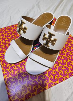 Шикарные кожаные 
босоножки tory burch молочного цвета на полную ножку с высоким подъемом р.39-40