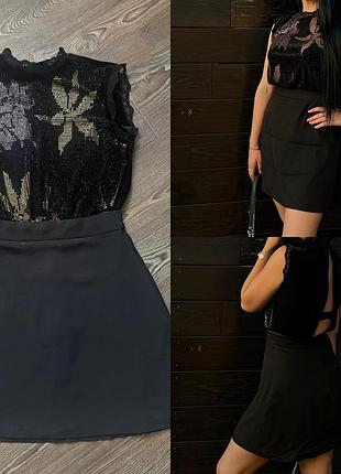 Сукня з відкритою спинкою