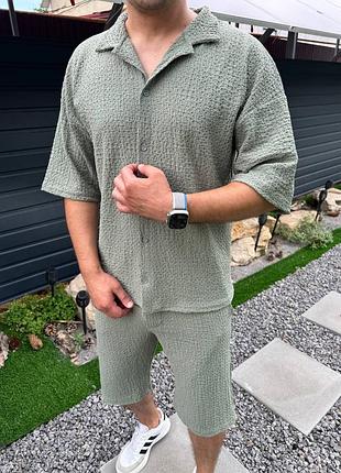 Мужской костюм летняя рубашка и + шорты из фактурной ткани свободного кроя оливковый черный