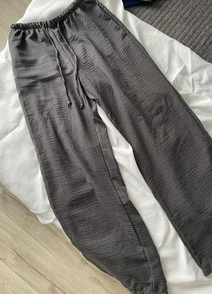 Штани сірі з фактурного льону