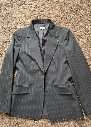 Піджак у смужку