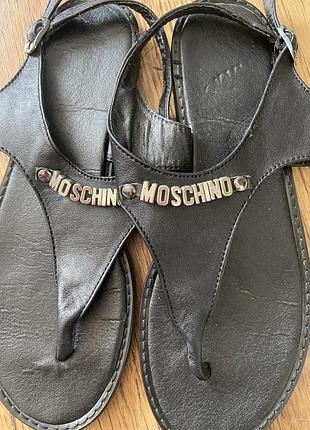 Moschino-сандалі 2