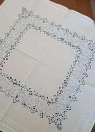 Скатертина вишита