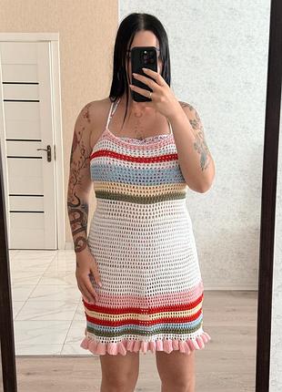 Вязаное пляжное платье на пляж