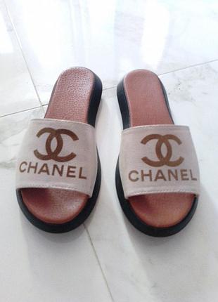 Шльопанці жіночі