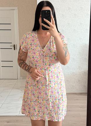 Легкое летнее платье в цветы вискоза
