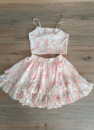 Летний костюм с юбкой