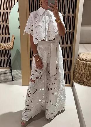 Жіночий костюм