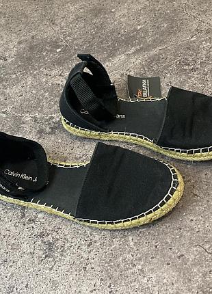 Босоніжки жіночі