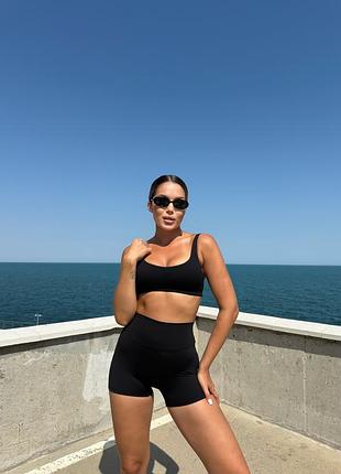 Спортивний костюм з шортиками для спорту, йоги та повсякденного життя