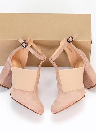 Жіночі кросівки 6