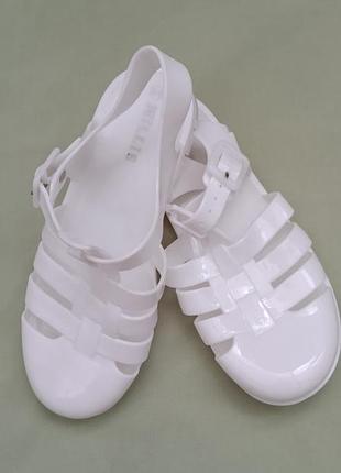 Босоножки millie