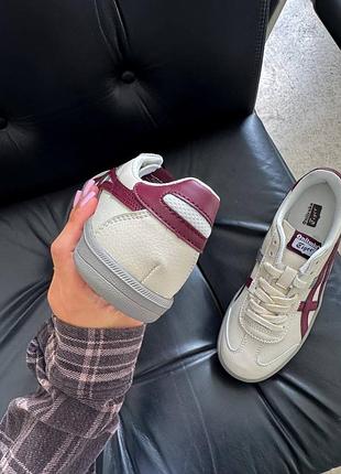 Кросівки жіночі 2