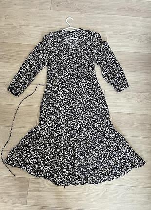 Романтична квіткова сукня uniqlo розмір s