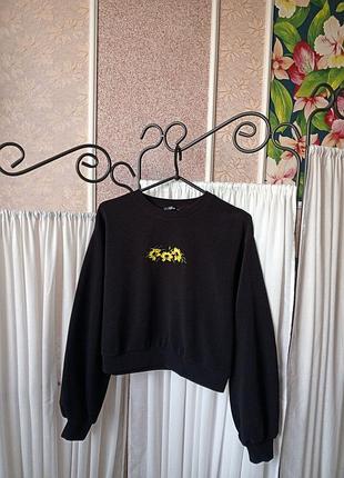 Красивий чорний текстурний світшот з вишивкою shein.