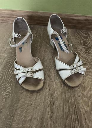 Бальні туфлі 37-36 розмір, білий колір