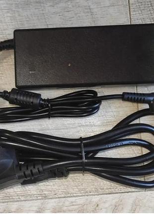 Блок питания зарядное устройство для ноутбука acer 5.5*1.7 19 v 4.7 a. ac 100-240 v 50-60 hz